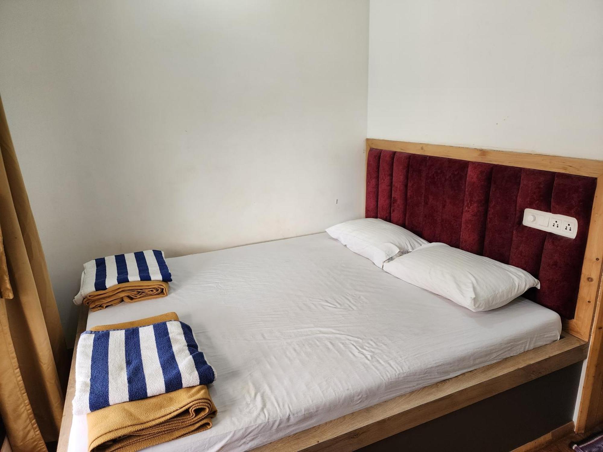Red Stone Resort Alibag Luaran gambar